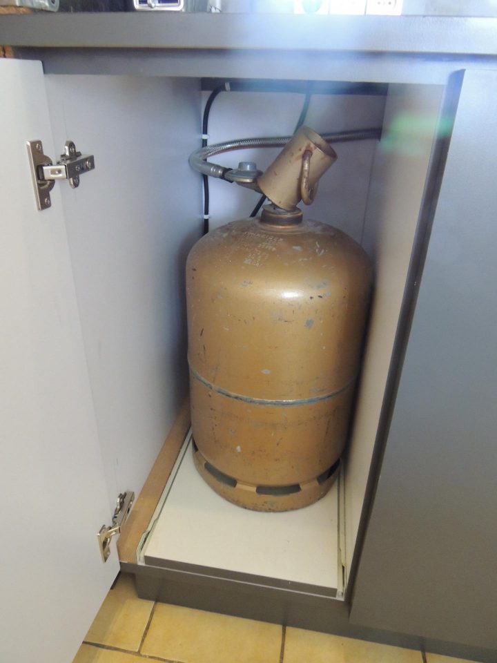 meuble pour bouteille de gaz