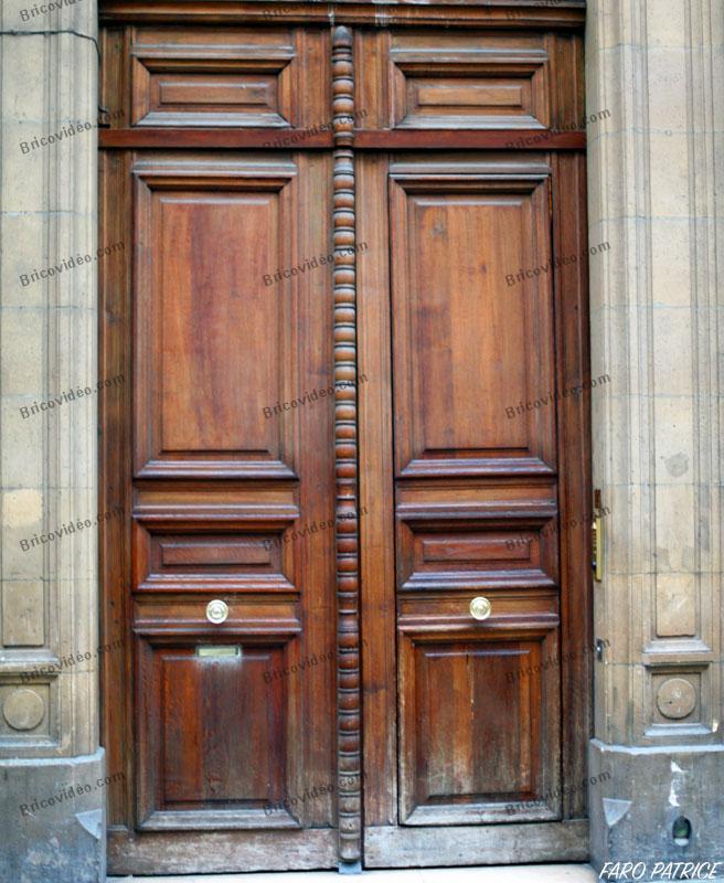 porte d’entrée immeuble ancien