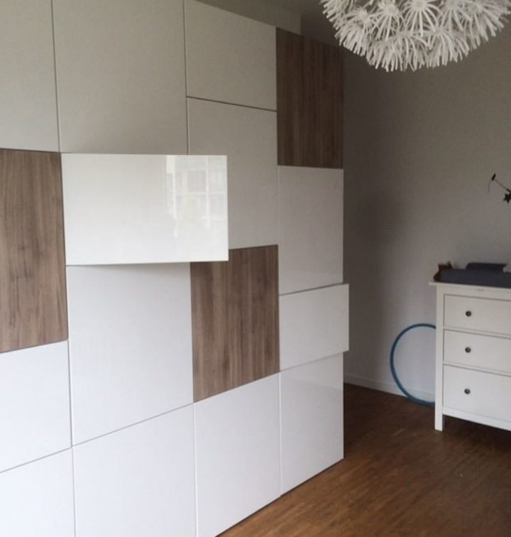 comment fixer un meuble besta ikea au mur