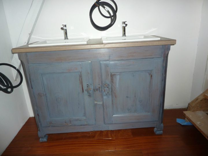 meuble salle de bain vieux bois