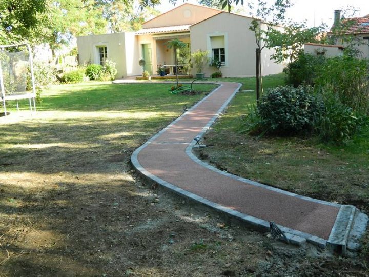 Allée De Jardin En Béton Drainant – Pose De Sol Extérieur destiné Idée Allée De Jardin