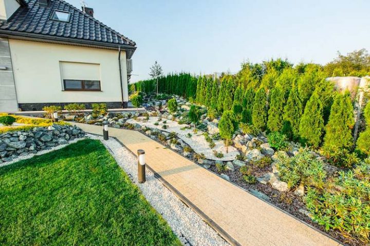 Aménagement Jardin Devant Maison En 50 Idées Modernes destiné Terrassement Devant Maison