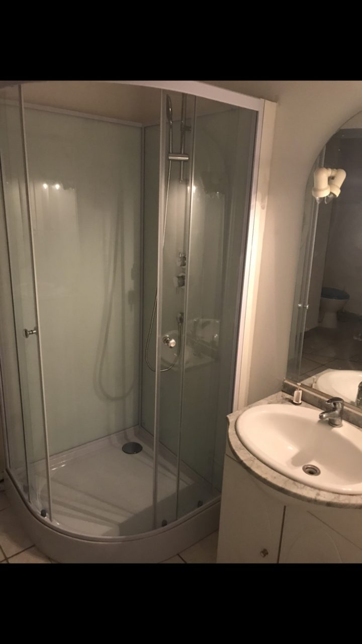 Appartement Meublé 25M2 Proche Du Centre Ville À 1Min Du Tram, Chauffage  Compris dedans Location Appartement Meublé Saint Etienne