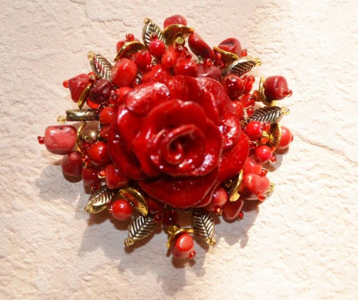 Brooch Flower Handmade 100% . The Brooch Is Made Coral concernant Ceramiks