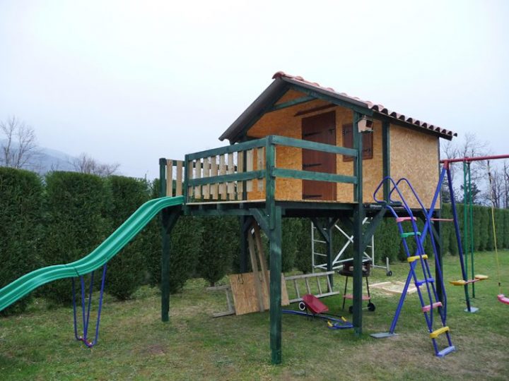 Cabane Bois Pour Enfants | Cabane, Cabane Bois Enfant pour Cabane De Jardin Enfant Bois