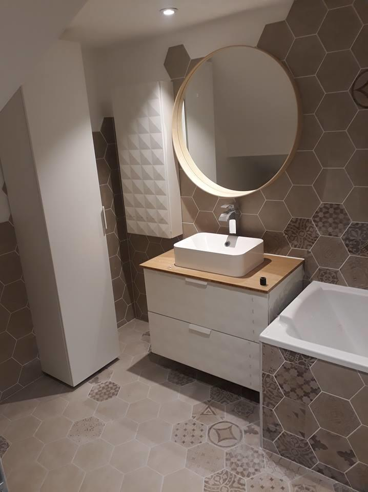 Carrelage De Salle De Bain : 30 Idées Pour Vous Inspirer intérieur Carrelage Hexagonal Sol Blanc