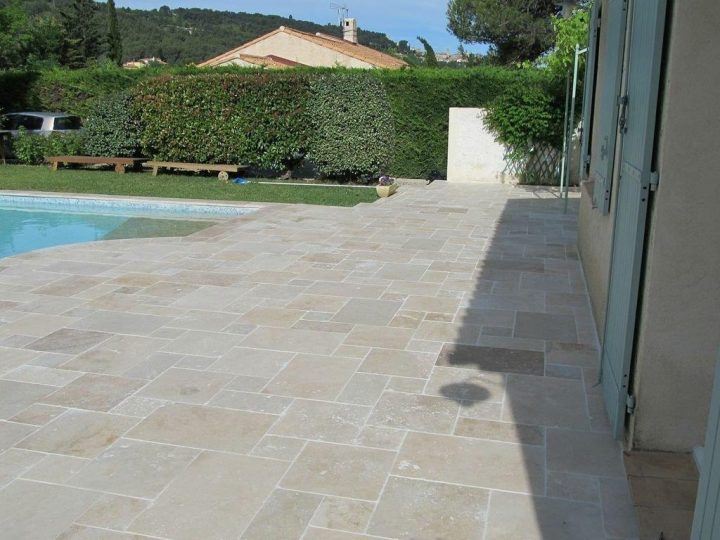 Carrelage Petit Opus Travertin Beige Vieilli Multi Format à Terrasse Piscine Travertin