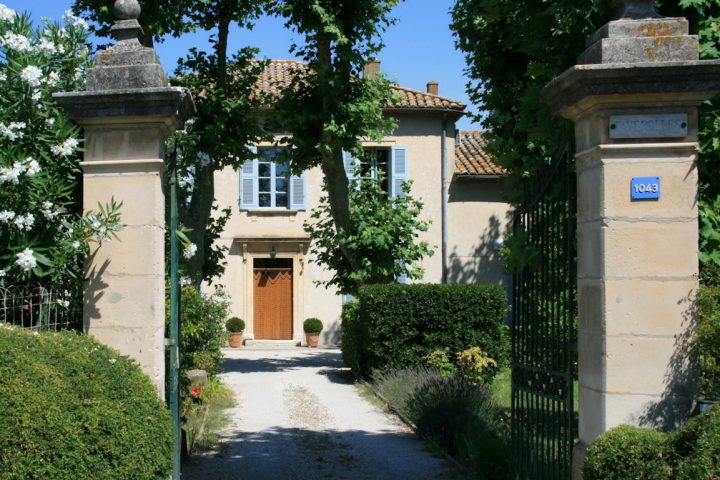 Chambres D'hôtes Les Faverolles, Zimmern Avignon, Avignon dedans Chambres D Hotes Arles Et Environs