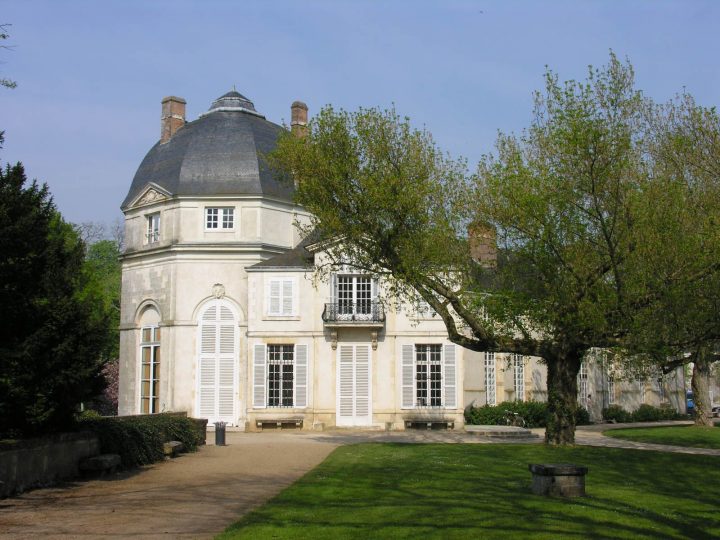 Château De Châteauneuf Sur Loire – France #Chambre D'Hotes concernant Chambre D Hote Chalonnes Sur Loire