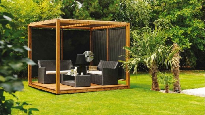 Construire Une Tonnelle En Bois : Les Bonnes Pratiques tout Tonnelle De Jardin En Bois