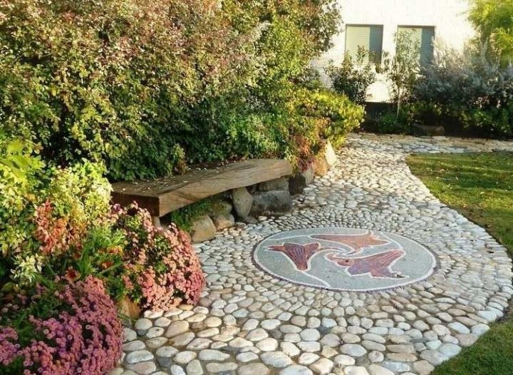 Déco Jardin Avec Mosaïque En 28 Beaux Exemples | Déco destiné Modele De Jardin Avec Galets