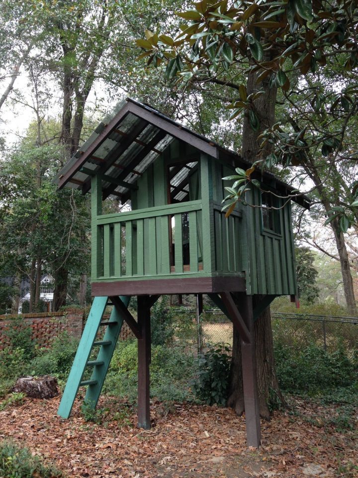 Épinglé Par Lynda Shaw Lemelin Sur Tree House | Cabane pour Maisonnette En Bois Family