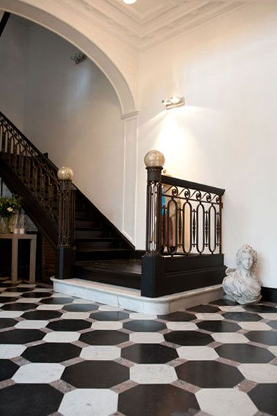 Escalier Noir , Carrelage À Damier Noir Et Blanc, Mur dedans Carrelage Damier Noir Et Blanc 30X30