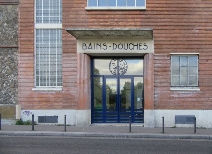 File:bains-Douches, Piscine Rouvet, Paris 20 September 2015 intérieur Douche Publique Paris
