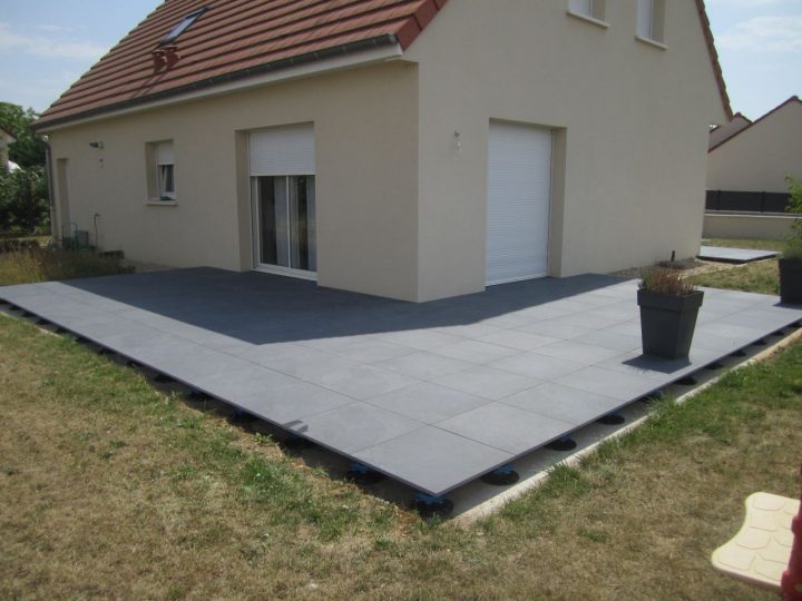 Finition Terrasse Dalle Beton Sur Plot – Veranda-Styledevie.fr destiné Plot Terrasse Verindal