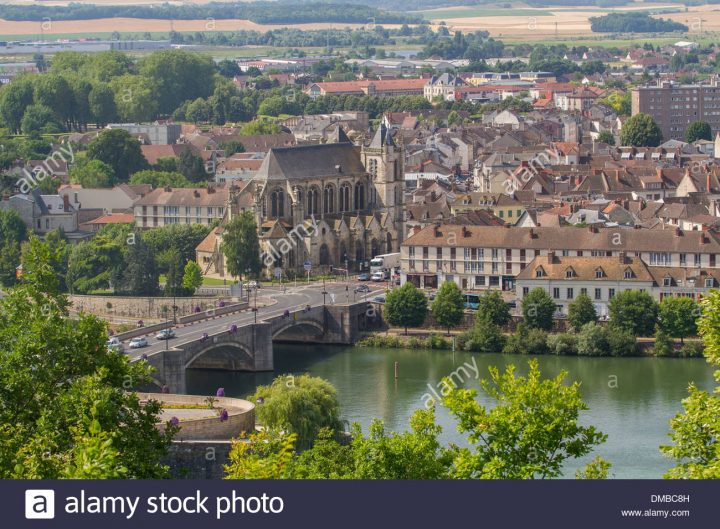 Gesamtansicht Von Montereau-Fault-Yonne, Seine-Et-Marne intérieur Chambre Des Metiers Seine Et Marne