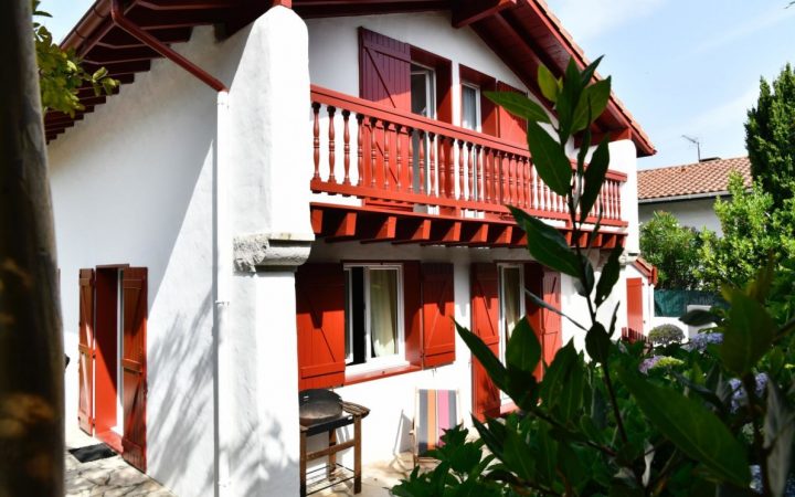 Gîte À Saint-Jean-De-Luz, Pyrénées-Atlantiques, Hortensia tout Chambre D Hote Saint Jean De Luz Pas Cher