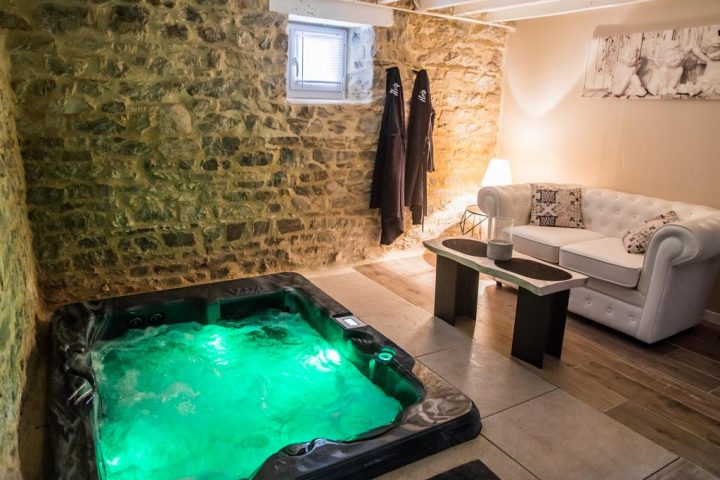 Gite Avec Jacuzzi Privatif Dans La Chambre, Bain-De encequiconcerne Hotel Avec Jacuzzi Dans La Chambre Lorraine