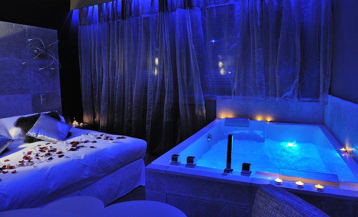 Gourguillon – Nuit D'Amour à Hotel Avec Jacuzzi