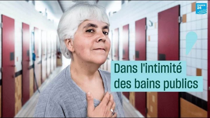 Grâce À Un Miroir Sans Tain, Elle Photographie L'intimité Des Bains Publics concernant Douche Publique Paris