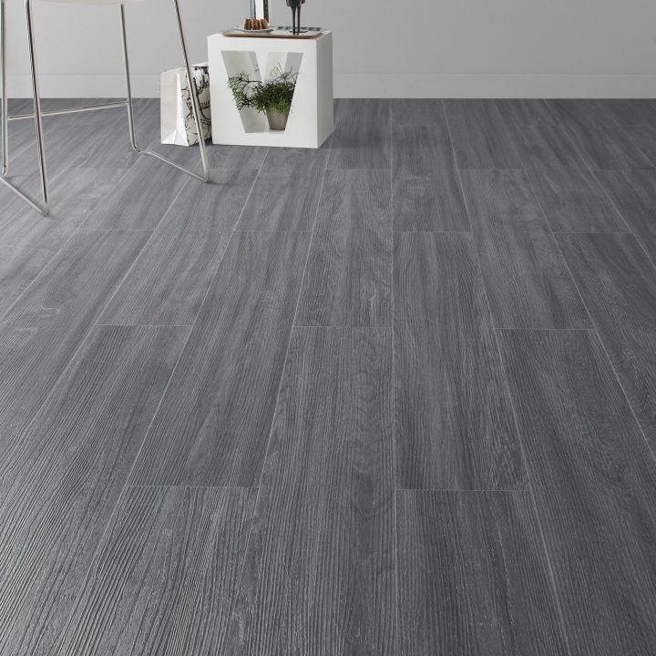 Lame Pvc Clic Artens Camden, Anthracite | Leroy Merlin dedans Prix Pose Parquet Flottant Au Black