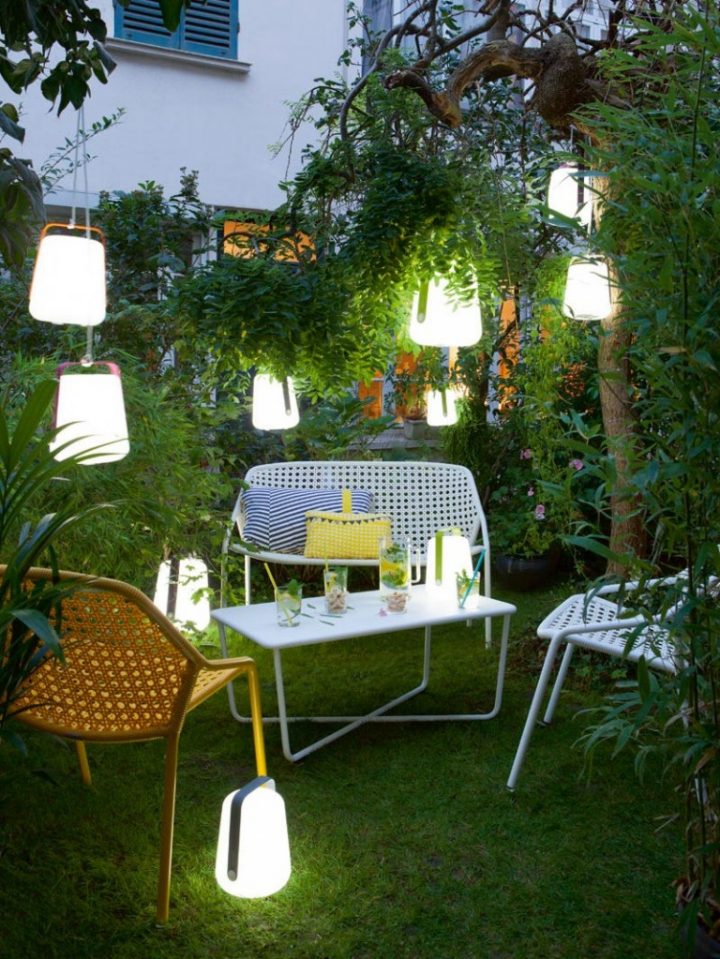 Lampada Balad Di Fermob Disponibile Su Lovethesign Ideale avec Idée Déco Jardin