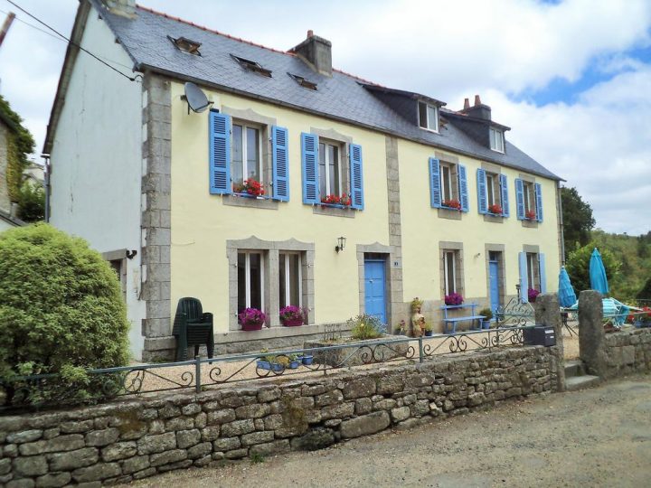 Laura's Chambres D'hôtes, Gästezimmer Huelgoat encequiconcerne Chambre D Hote Carhaix