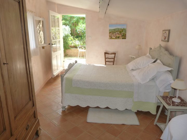 Les Oliviers : Une Chambre D'hotes Dans Le Var En Provence tout Chambre D Hote Cotignac