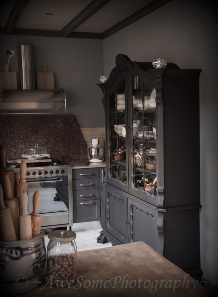 Leuk Idee, Oude Buffetkast In De Keuken In Dezelfe Kleur à Brocante Design Nice