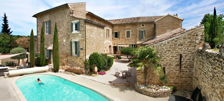 Maison D'Hôtes À Grignan : Chambres D'Hôtes, Séjour tout Chambre D4Hote