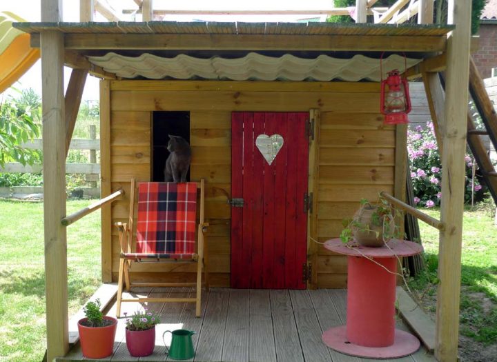 Mercredi Chez Laurette: La Cabane intérieur Cabane De Jardin Enfant Bois