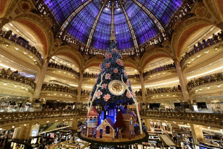 Paris, France – Photos – Christmas Decorations Around The pour Deco In Paris