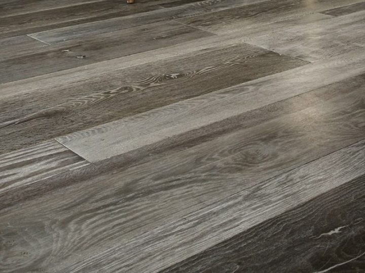 Parquet Bois Massif De Design Glamour Par I Vassalletti intérieur Parquet Massif Gris Anthracite