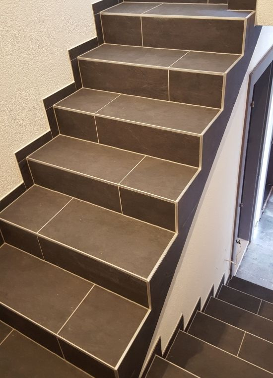 Pose De Carrelage Dans Un Escalier | Carrelage Imitation encequiconcerne Carrelage Escalier Extérieur