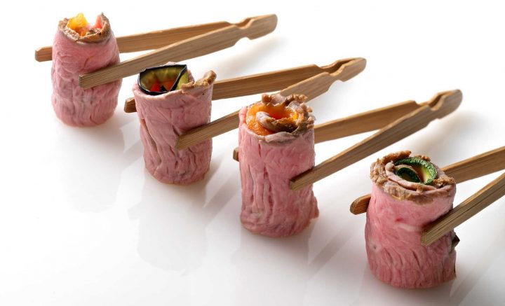 Roastbeef-Röllchen Gefüllt Mit Grillgemüse | Büffet Essen serapportantà Canapé Andreia