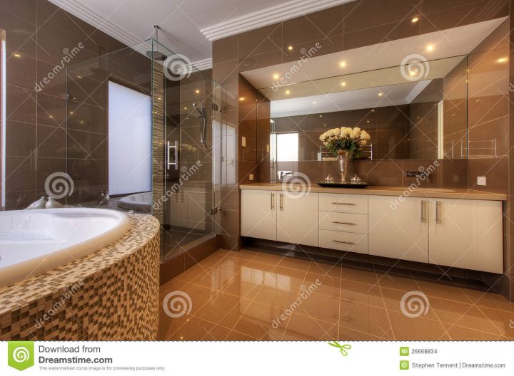 Salle De Bains De Luxe Dans La Maison Moderne Images Stock tout Luxe Salle De Bain