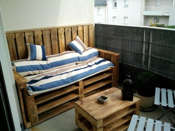 Salon De Jardin En Palette De Bois – Bricobistro dedans Fabriquer Banquette Balcon