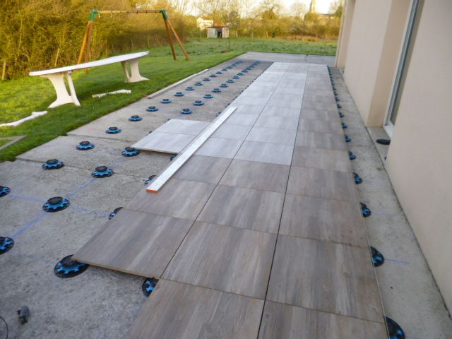 Terrasse Carrelage Sur Plot | Terrasse Carrelage Sur Plot à Plot Dalle Terrasse Castorama