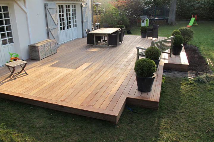 Une Terrasse En Bois Tropical Pour Combiner Résistance Et serapportantà Plancher Bois Terrasse Exterieur