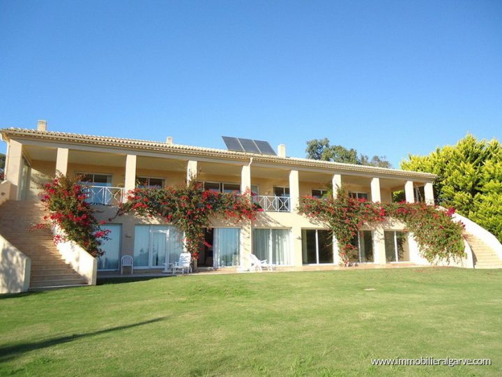 Villa Ou B&B Avec Vue Sur La Mer-Meia Praia destiné Piscine Bois Lagos