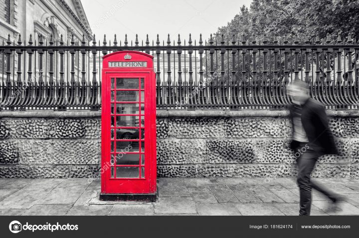 Vue Une Cabine Téléphone Rouge Dans Rue Londres Dans Les tout Cabine Rectangulaire Street 90X115 Cm