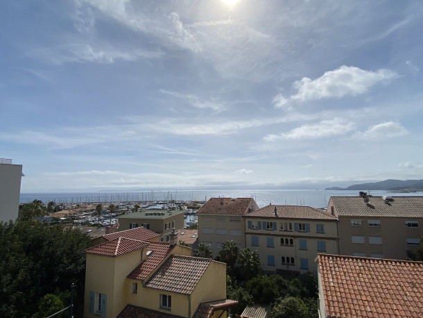 Appartement Vue Mer Coeur De Ville Lavandou Parking – Le destiné Chambre D&#039;Hôtes Vue Collines Le Lavandou