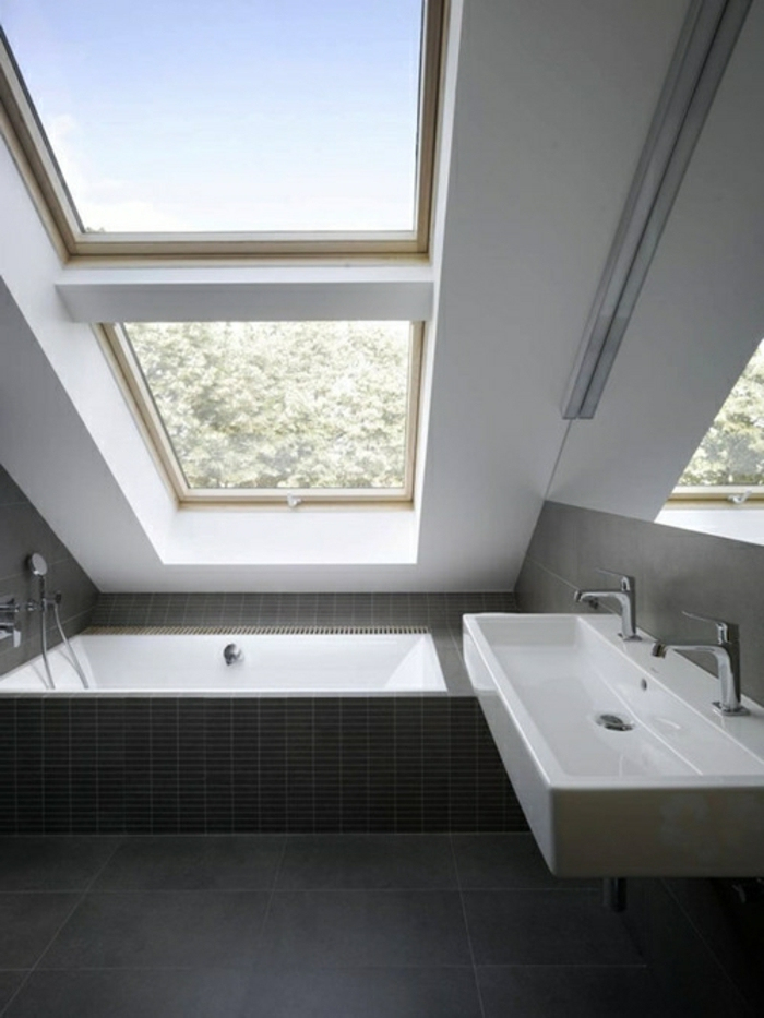 Badewanne Unter Dachschräge: 22 Süße Modelle! – Archzine serapportantà Salle De Bain De 2M2