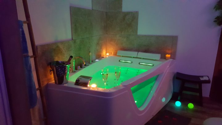 Chambre Avec Jacuzzi Privatif Pas Cher Paca | Greenacres Stud dedans Chambre Jacuzzi Privatif Paca