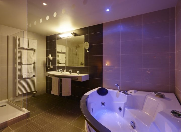 Chambre D Hotel Avec Jacuzzi Privatif Ostende | Greenacres destiné Enredada Hotel