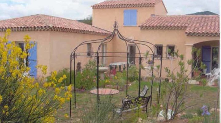 Chambre D'Hôtes Les Collines À Merindol-Les-Oliviers En avec Chambre D&#039;Hôtes Vue Collines Le Lavandou