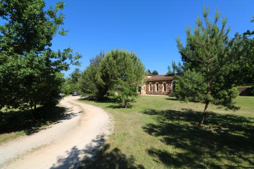 Location Périgord Mazeyrolles Pour 12 Personnes – Location à Reveries En Perigord