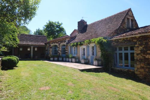 Location Périgord Mazeyrolles Pour 12 Personnes - Location destiné Reveries En Perigord