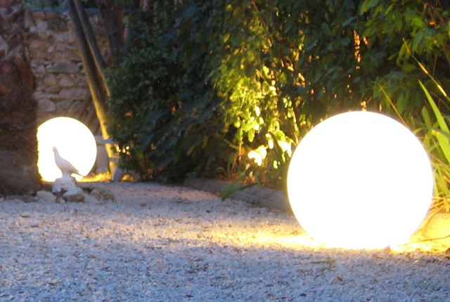 Luminaire Exterieur Boule Jardin serapportantà Boule Granit Extérieur