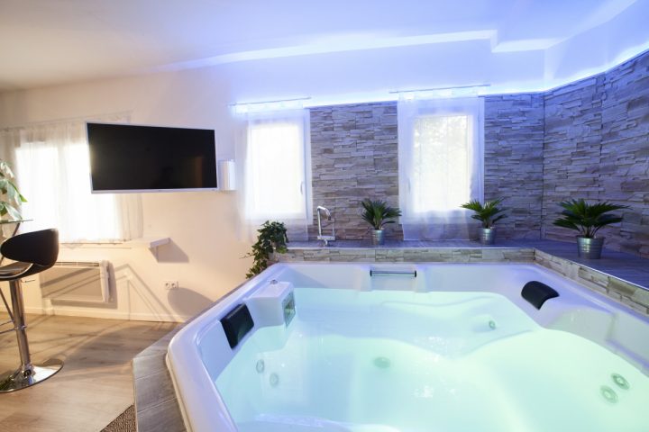 Suite Avec Jacuzzi Privé, Près De Montpellier – Introuvable dedans Chambre Avec Jacuzzi Privatif Luxembourg